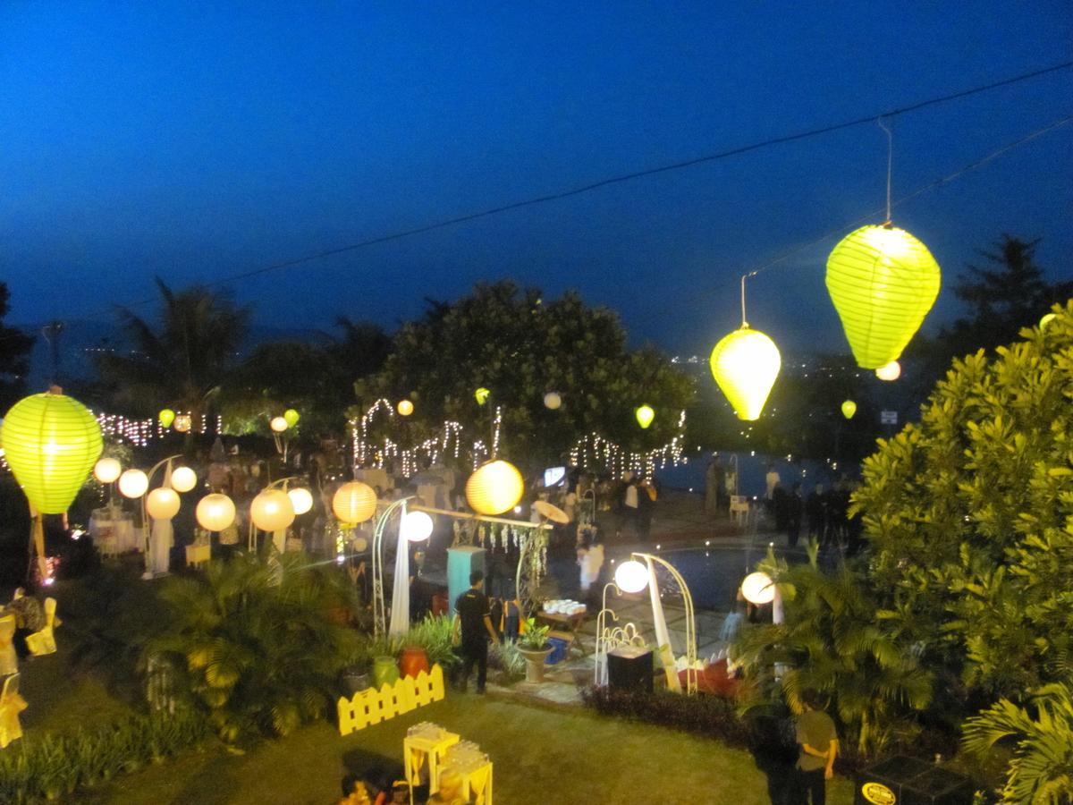 D'Emmerick Salib Putih Hotel Salatiga Buitenkant foto